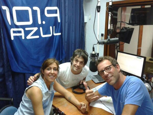 camaraoff's tweet photo. Escucha a @NadiaCostaOk en @radiomental hablando de @SuperSong!! @dieguitowais @villarafanueva http://t.co/g3dAuZnbhN http://t.co/KABO704xDx