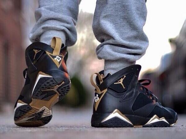 ShxesDaily's tweet photo. RT if you'd wear these Gold Pack Jordan 7's http://t.co/R72peeIClo