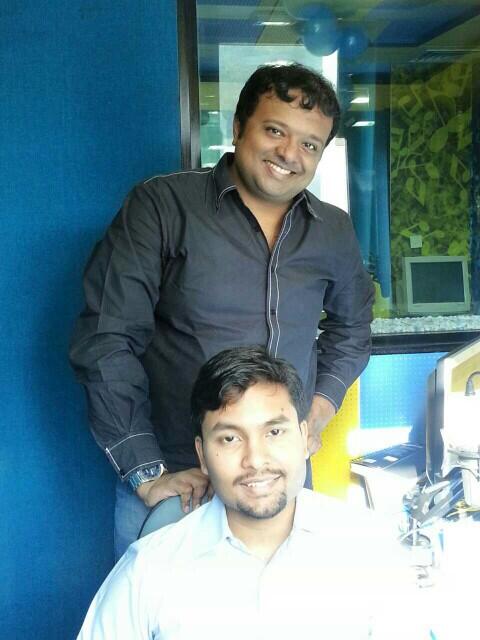 HrishiKay's tweet photo. talking digital simulators,match centres, fantasy games. @iyengar_arvind ceo #sportzinteractive wit me @943RadioOne http://t.co/OTkLuQjdd5