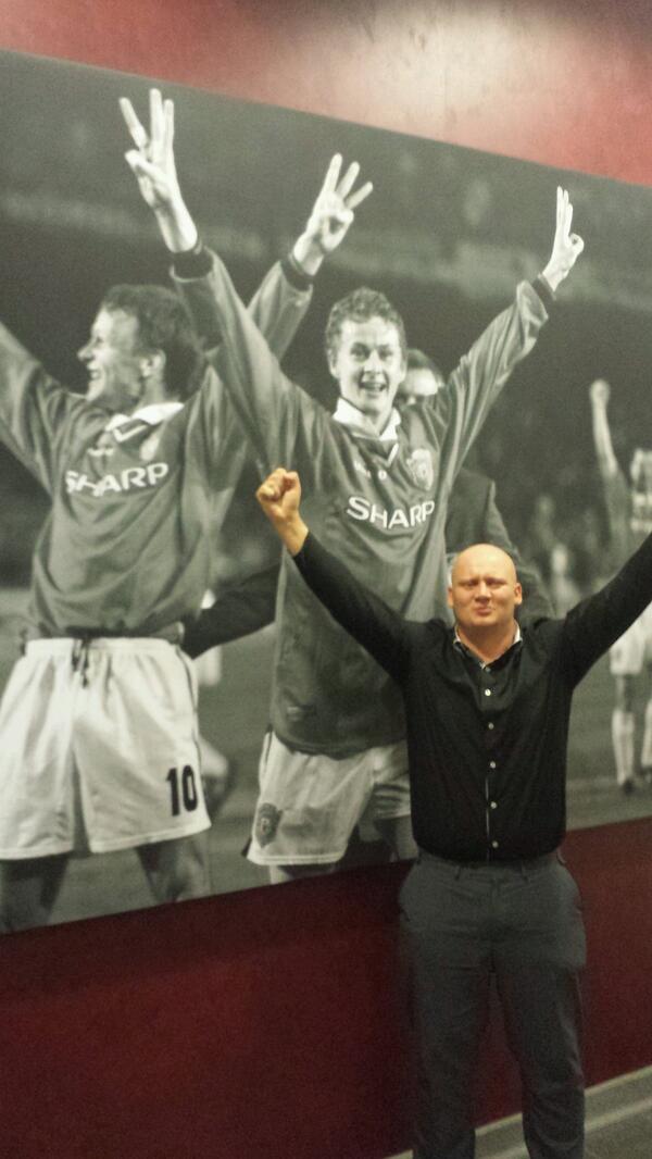 _MarkAnthony86's tweet photo. Old Trafford amazing as usual. Good to see the legend that is Ole Gunner Solskjaer back http://t.co/85ggJhn92t
