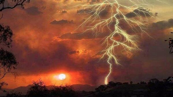 infobaeamerica's tweet photo. El "Relámpago de Catatumbo" entró al libro de los récord Guinness http://t.co/Y6KlhE8ieP http://t.co/DPDrq7WZoW