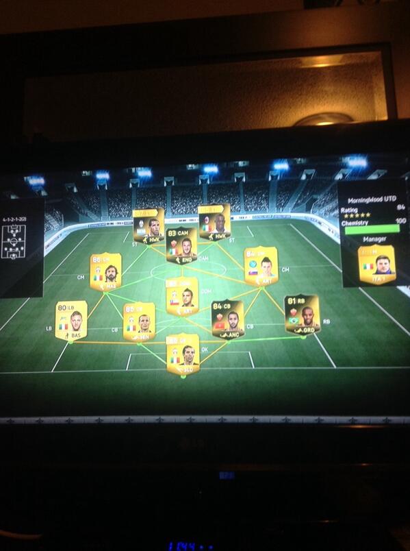 UTTraderFifa14's tweet photo. Playing his squad in a 50K match @fut14swaps http://t.co/pLIk14EfJW