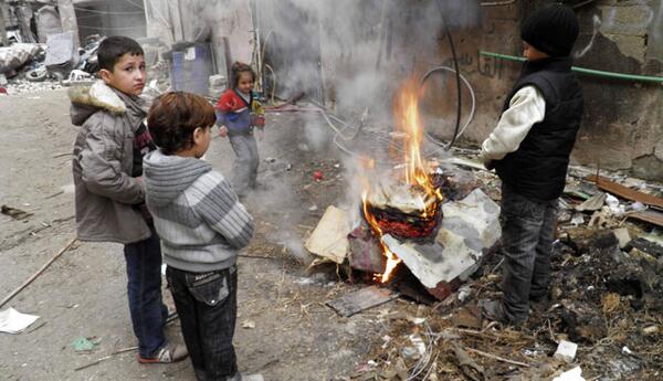 NTV_Dunya's tweet photo. 'Hayatta kalmak için ot yiyorlar' http://t.co/xz0lrNvOlI http://t.co/rzc8vSCB57