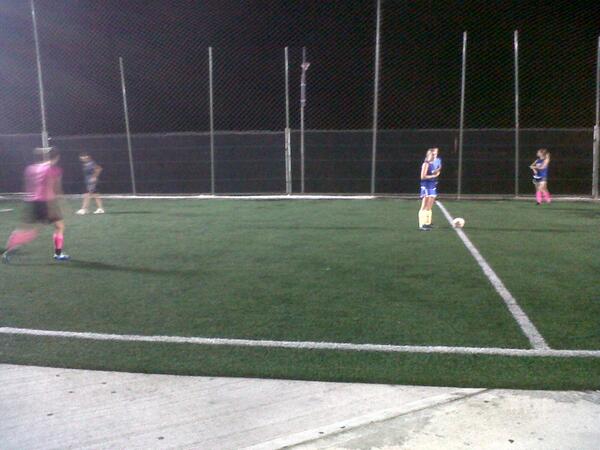 YeguasFC's tweet photo. Anoche entranando un poquito... http://t.co/eTR2c7nBL1