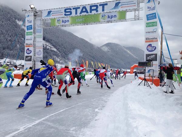 Doreleijers's tweet photo. KPN ONK heren van start op de Weissensee - 100km op natuurijs  #AEW14 http://t.co/JLhPf53kgZ