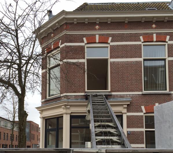 Vandaag verhuisd naar 't Handelsch Huys: Gente Mediation. Welkom! Er is nog 1 kantoorruimte (20m2) beschikbaar. #FB