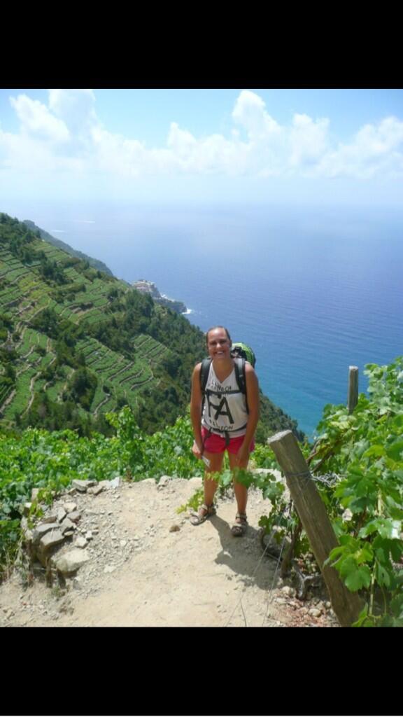 Hanniziah's tweet photo. Cinque terre 😍 #nofilter #LetsGoVing @Vingresor #travellingismylife #justloveit #justdoit http://t.co/yhPMlqf3BM