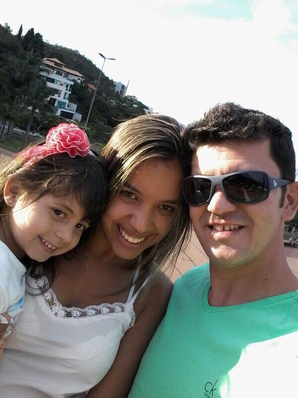 neimarflores's tweet photo. Eu e minhas Lindas!! http://t.co/agXQgg5hjF