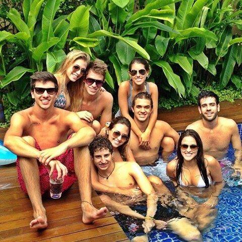 AliceSousa1994's tweet photo. Piscinão com os Toops http://t.co/J3xm29nhzk