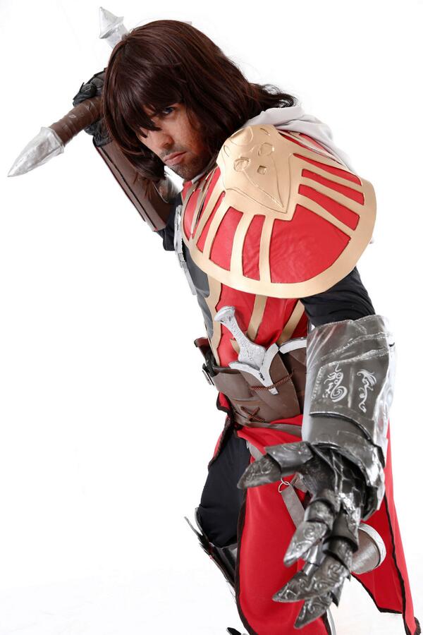 KONAMIUK's tweet photo. Awesome #CVLOS cosplay! RT: “@Sha_Haru: @KonamiUK here's my new Gabriel Belmont costume! CV: LoS needs some love! http://t.co/ZMhKK9keh1”