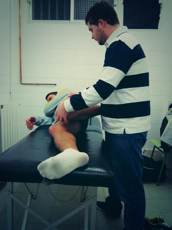 vicente2704's tweet photo. Tratando al gran @ximo_vicent @AtBurriana @clinicagranell http://t.co/z6oMGWn1M2