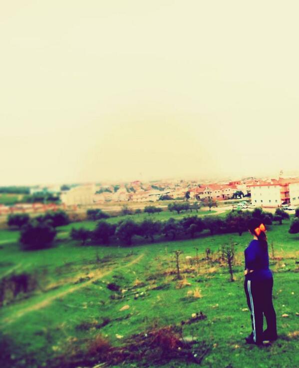sinemce's tweet photo. Sinem Ağaoğlu 

Yaptım Olacak :)) http://t.co/AaejSDtfu2