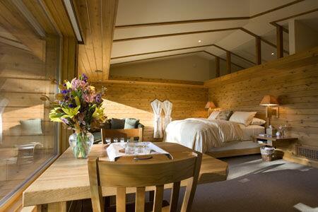 Canoe Bay is one of the region’s best romantic getaways, per <a href="/StarTribune/">The Minnesota Star Tribune</a>! Read more: ow.ly/t4MeO #romance