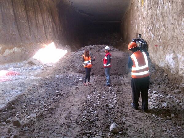 Mientras se ejecuta  dársenas en superficie, bajo tierra continua construcción estación subterránea  <a href="/MetrodeQuito/">Metro de Quito</a>