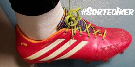 IkerCasillas's tweet photo. Nuevo #SorteoIker en IkerCasillasWorld!! Si quieres ganar mis botas entra en http://t.co/KmMd1bmG5d http://t.co/ckVwjyqxd5