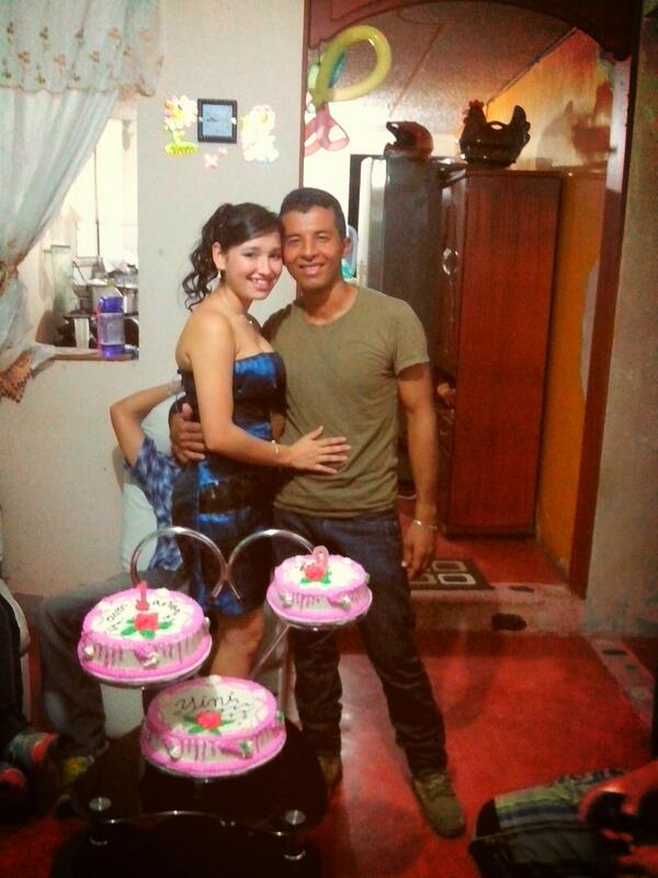 YINNILEON's tweet photo. Te amo alexander gracias x todo estoy feliz por todo http://t.co/Ms2yCaXCHy