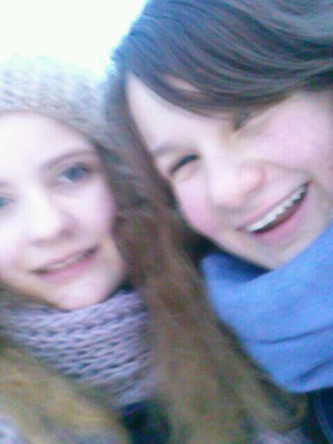 Malolata2000's tweet photo. Chwale sie ze bylam na lodowisku :3 http://t.co/wleVHHYvK3