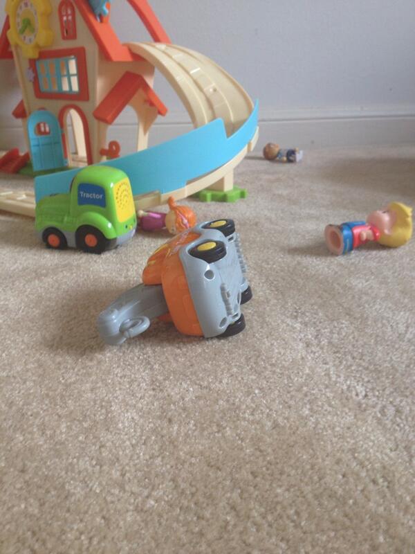 nmiller3110's tweet photo. Not sure what happened here, but there appears to be multiple casualties. #suicidaltoys http://t.co/WsBuRYqBPg