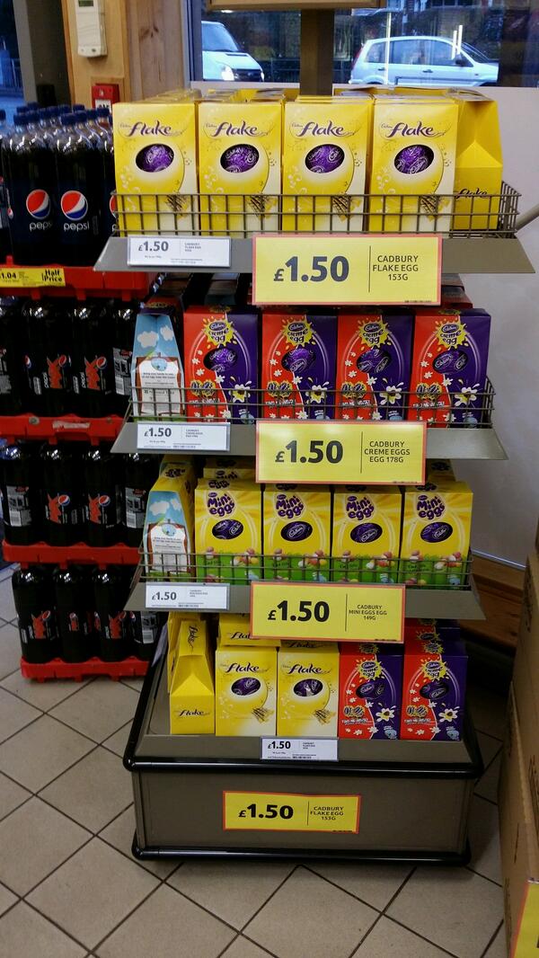 Hinckley5495's tweet image. Treading eggs going well !!! @elainet060369