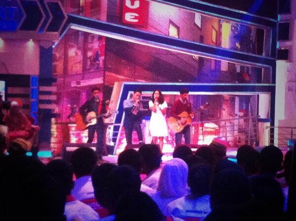 FebrianersMks's tweet photo. RT @sayHiVi #NowOnAir "Heartbeat" on @bukan4mata @TRANS7 http://t.co/WUQL1kYaty