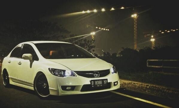 WreckAF's tweet image. @WreckAF #honda#civic#FD1'11#lowered#Jakarta 😎😁 owner: Anggara