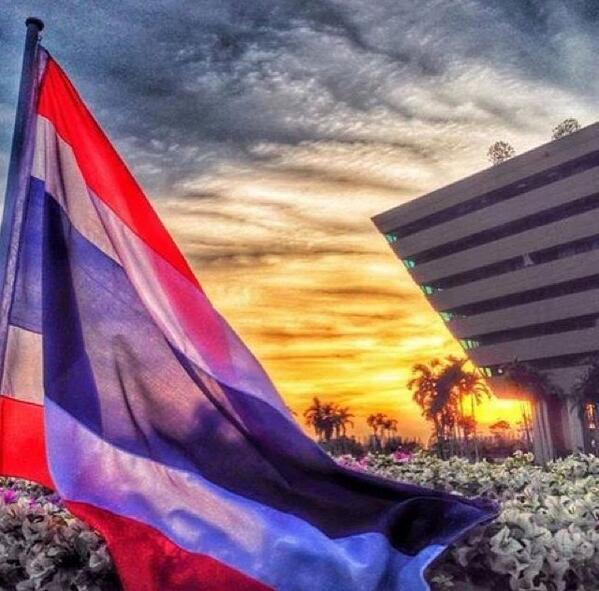 pat_dangerous's tweet photo. ชาติ ศาสนา พระมหากษัตริย์ #MKRT3305 http://t.co/GS8eaipgwz