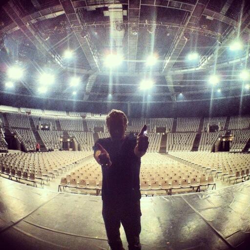 dubosc_franck's tweet photo. Ce soir 5000 sauvages à Rouen... Je vous attends ! http://t.co/LSpjmwDCmk