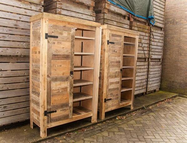 Hallbara's tweet photo. Just had a fantastic conversation with the makers of these awesome #scrapwood #cabinets! You #Like? #EcoChat http://t.co/56WYTt0sAG