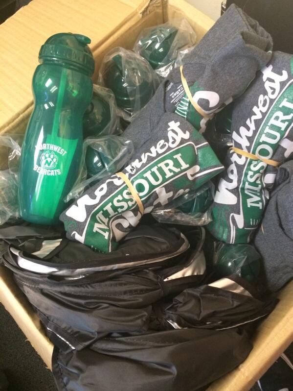SteveSerrano's tweet photo. RT for a chance at some new @NWMOSTATE swag! Future Bearcats &amp; alums! #oabaab http://t.co/ZqgNS0QjSl