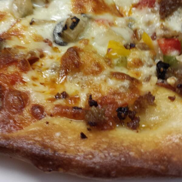 PorciniLou's tweet photo. Pizza night at the bar! 2 toppings are $10 tonight only! What will you create? http://t.co/g0u4V8IkVJ