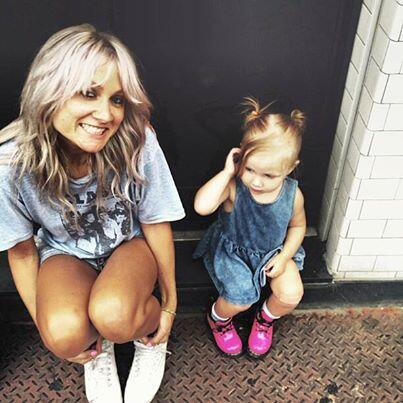 dayananatzumy's tweet photo. Baby Lux and her mom <3 http://t.co/IgiRaX9ISU