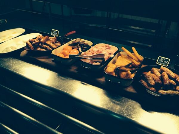 simongraves7's tweet photo. Breakfast @fw http://t.co/TrCC2y1gGs