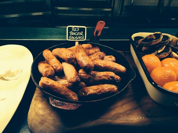 simongraves7's tweet photo. Breakfast.@fw http://t.co/KTCayjiwR0