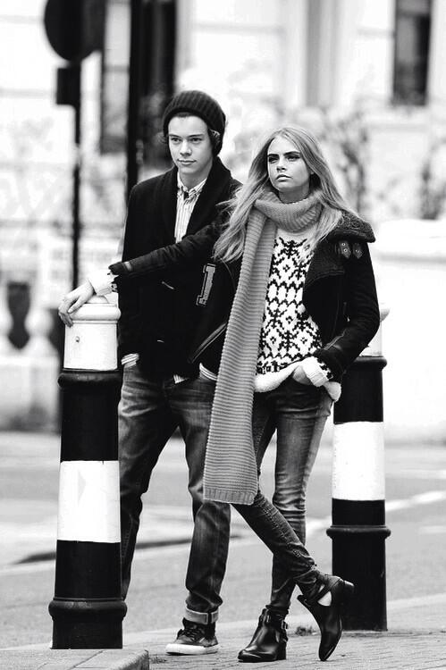 CaraDelevingSP's tweet photo. #Hara we cute tho http://t.co/C1W3rlF04e