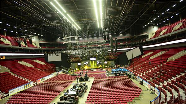 BfLKFFjCQAE_yEf.jpg:large