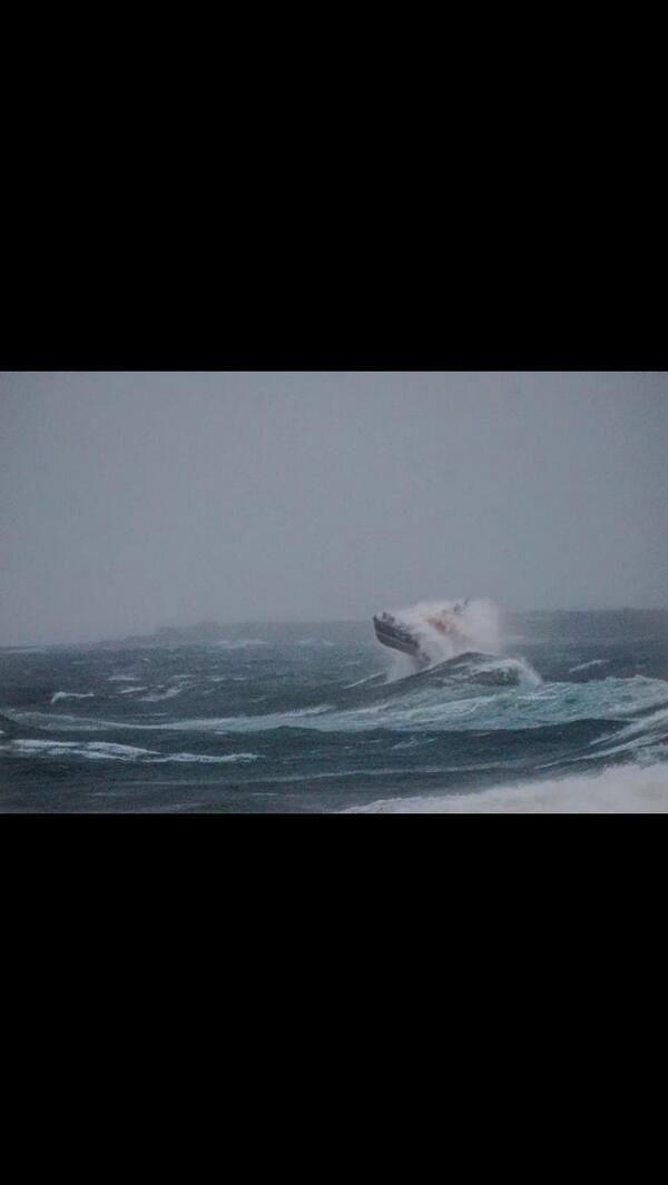 jrclarkbf800's tweet photo. Fraserburgh Lifeboat on a training exercise this month..Respect to these guys#eatmorefish http://t.co/HuJEFgM0DP