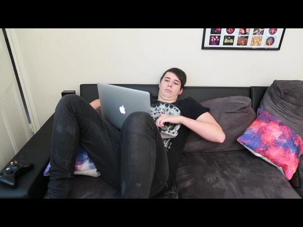 Shaneanddan's tweet photo. ' YEAH IM GETTING  UP IM OUT OF BED ! I'm gonna live my life! 
'What? I said it was about getting out of bed ! http://t.co/bSAxlHNQQ7