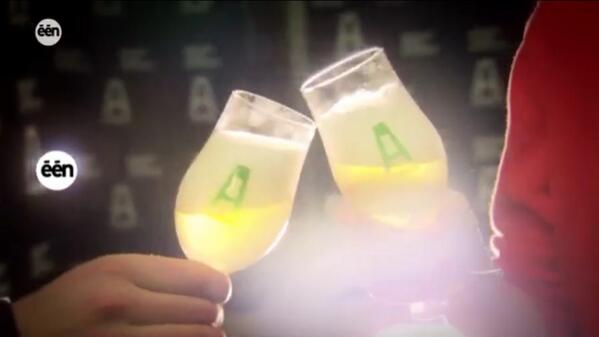 Met veel plezier gebrouwen aan een heerlijk kruiden-bier voor #volttv <a href="/bieranders/">Anders!</a> SCHOL!