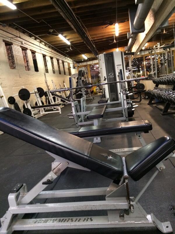 elid's tweet image. People&apos;s New Years resolutions only lasted 4 weeks it seems. More space for me #workout #gym #NewYearsResolutionFAIL