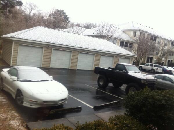 DietDoctorSmita's tweet photo. Snow.......donno what to do inside house http://t.co/wn5odmbXpI