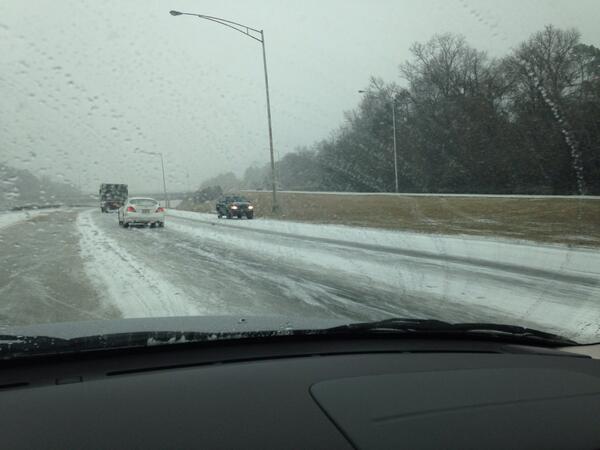 morristodd34's tweet photo. Yesterday morning when I knew this $#!+ just got real. I-65N at Alford rd. I'm home now! http://t.co/th1bLjeRsD
