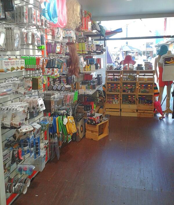 Cosmic_NZ's tweet image. Cosmic shop in the @RestartChch mall looking beaut this morning! #cosmic #containermall