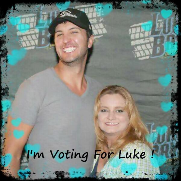 crysino's tweet image. GreatPic #TeamLuke RT @TailgateBlues36: @LukeBryanOnline For #EntertainerOfTheyear2014 #StartVoting #ShareTheLukeLove