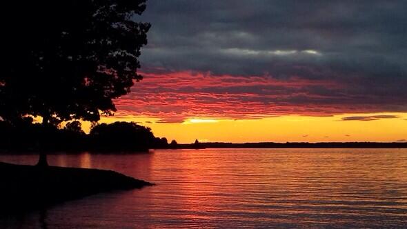 Go to the #9 liberal arts college in the country, play D-1 football, and wake up to this every day: #LakeNorman