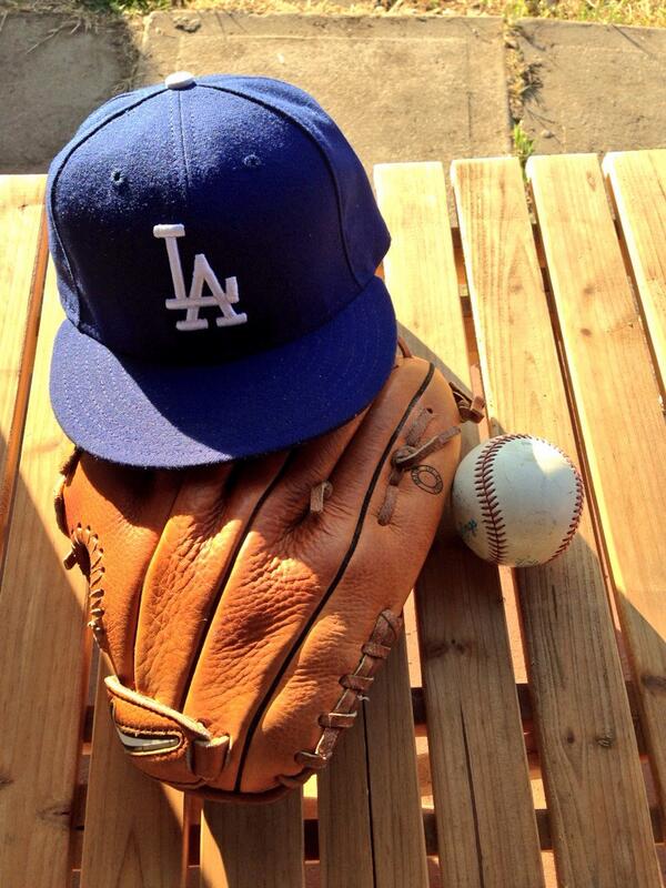 SantamariaOG's tweet image. It&apos;s almost that time of year again. #imalefty #dodgers