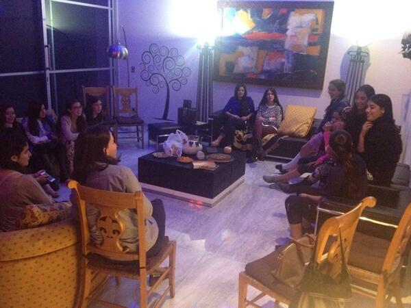 OakAlumni's tweet photo. Miss Luly Clariond con ex-alumnas de Woodlands en Guadalajara http://t.co/9zfWPtOx02