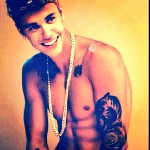 LauraCangu_'s tweet photo. Justin Divo :3 http://t.co/rSxa4pJ7Nu
