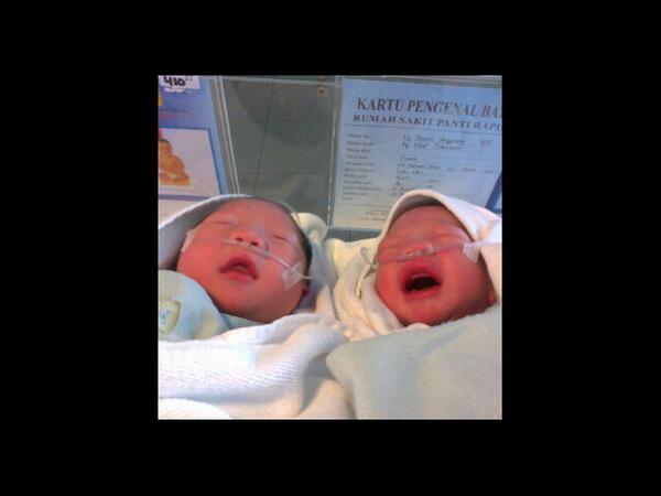 JFC_Joglosemar's tweet photo. Congratz buat om noel, atas lahirnya jagoan kembar :D http://t.co/iVXANYbnqc
