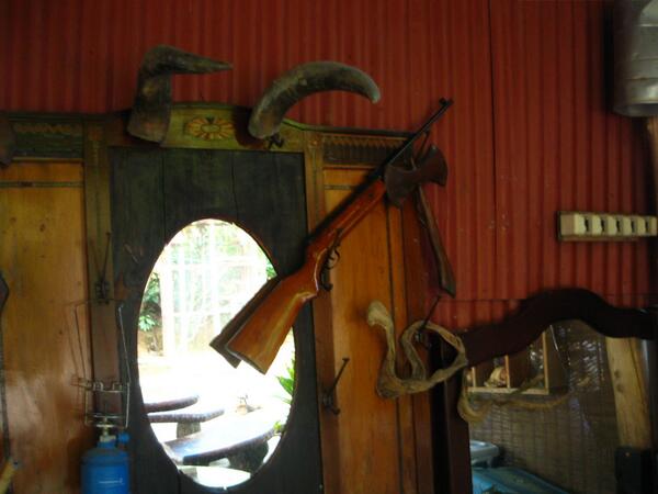 Tweety639's tweet photo. #upeacefamilies Nervado's family "artifact" http://t.co/4kNONJhbHO
