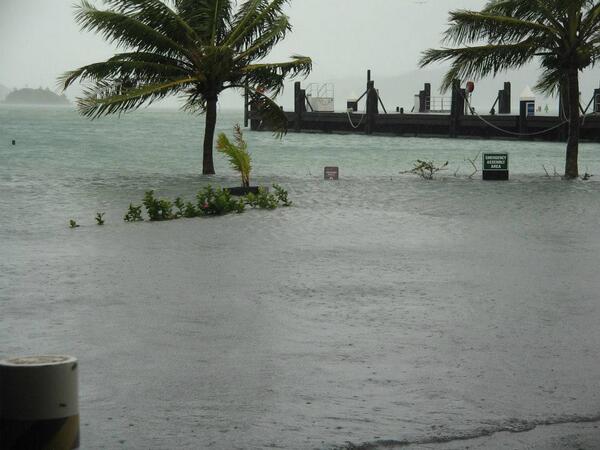 RACQOfficial's tweet photo. Hamilton Island airport. Pic c/o @QldFES #cyclonedylan #qldweather http://t.co/5Eo0lffqME